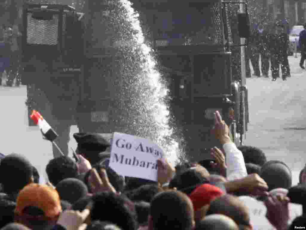 Qahirə küçələri, 25 yanvar 2011
