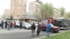 Միկոյան 64-ի բնակիչները փակել էին Եղվարդի խճուղին. քաղաքապետը նրանց կընդունի ապրիլի 16-ին