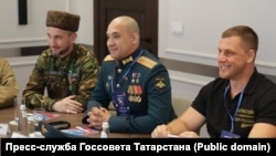Расим Баксиков (по центру). Май 2025 года