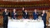 Борбор Азия мамлекеттеринин президенттери төртүнчү консультативдик жолугушуудан кийинки расмий сыйлоо учурунда. 21-июль, Чолпон-Ата шаары.
