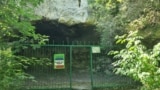 Незважаючи на те, що Чокурча розташована в межах міста, добиратися до неї доводиться недоглянутими стежками