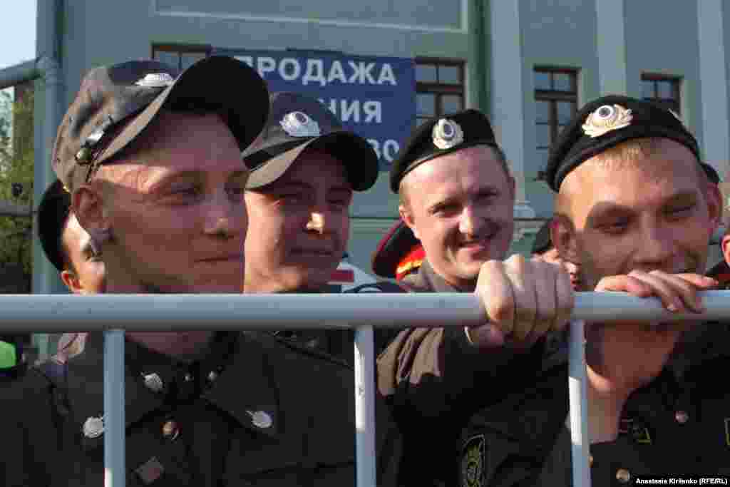 "А мы вообще просто в армии служим"