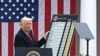 АҚШ президенти Дональд Трамп Оқ уйдаги божларни эълон қилмоқда. Вашингтон, 2 апрель, 2025 йил.