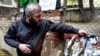 Отец погибшего подростка Заза Саралидзе неоднократно прямо обвинял Каландия в причастности к убийству своего сына