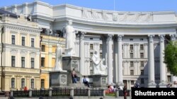 Дипломат має залишити територію України до кінця дня 30 квітня