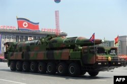Северная Корея. Военный парад в Пхеньяне 13 апреля 2013 года, по случаю столетия Ким Ир Сена