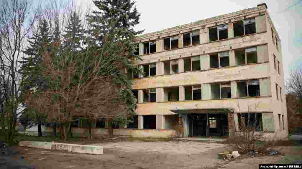 Все, что осталось от завода «Крымская Роза»