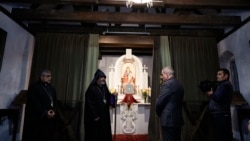 Հոգևոր առաջնորդն աղոթում է Փաշինյանի ծրագրերի համար. Մայր Աթոռից արձագանքել են