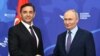  Aleksandar Vulin (levo) i Vladimir Putin u Vladivostoku, 4. septembar 2024. 