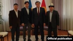 Кыргызстандын Украинадагы элчиси Жусуп Жээнбеков менен жолугуу учурунда.