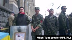 Aleksandar Konuk sa dobrovoljcima "Desnog sektora"