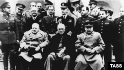 Vinston Čerčil, Teodor Ruzvelt i Jozef Staljin na konferenciji na Jalti u februaru 1945. godine