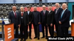 Кандидати на посаду чеського президента перед радіодебатами. Мілош Земан в дебатах участі не брав.