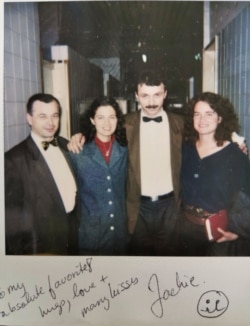 Zahid Bukva (prvi na lijevoj strani) sa kolegom i pokojnom reporterkom CNN-a Jackie Shymanski