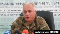 Լևոն Մնացականյանը ԼՂ ՊԲ հրամանատարի պաշտոնում, արխիվ