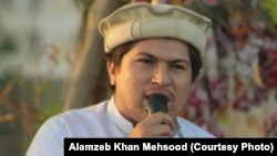 عالم زيب خان مسود يو مدني فعال دی چې د ورک کړل شويو کسانو د موندلو په اړه فعاليتونه کوي.