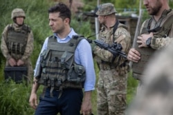 Архівне фото. Президент України Володимир Зеленський під час поїздки до лінії фронту на Луганщині, 27 травня 2019 року