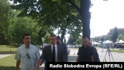 Roditelji ubijenih gardista sa advokatima