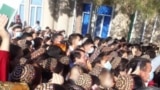 Seýitnazar Seýdi adyndaky mugallymlary taýýarlaýyş döwlet institutyna dalaşgärler. Türkmenabat (Arhiw suraty)