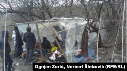 Ilustrativna fotografija. Migranti u divljem kampu, 5. februar 2015.