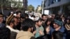 افغان‌ها: ویزه پاکستان در بازار سیاه به فروش می‌رسد
