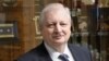 64-годишният руски дипломат Александър Дарчиев се занимава основно със Северна Америка, откакто Роналд Рейгън е президент на САЩ.