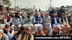د پښتون قامي جرګې مشرانو او د یوشمېر ګوندونو سیاستوالانو د ۲۰۲۵ز کال د فبرورۍ پر نهمه په خیبر کې احتجاجي جلسه وکړه.