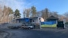 Нові Санжари: ситуація біля санаторію з евакуйованими з Китаю громадянами спокійна