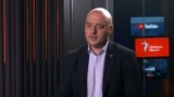 Атанас Славов в студиото на Свободна Европа
