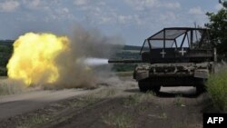 На цих напрямках було 32 російські атаки. Фото ілюстративне 