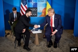 Встреча Владимира Зеленского и Дональда Трампа на саммите НАТО в Гааге, 25 июня 2025 года