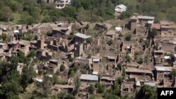 په جنوبي وزيرستان کې په ۲۰۰۹ز کال کې د عملیاتو پر مهال ګڼ کورونه ړنګ شوي ول ـ پخوانی انځور.