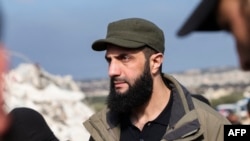 Nekada povezan s Al-Kaidom, Golani nastoji promijeniti imidž, no i dalje izaziva kontroverze zbog optužbi za kršenja prava i veza s terorizmom.