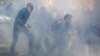 Ереван полициясы 16-апрелде көздөн жаш агызчу газ колдонгон. 