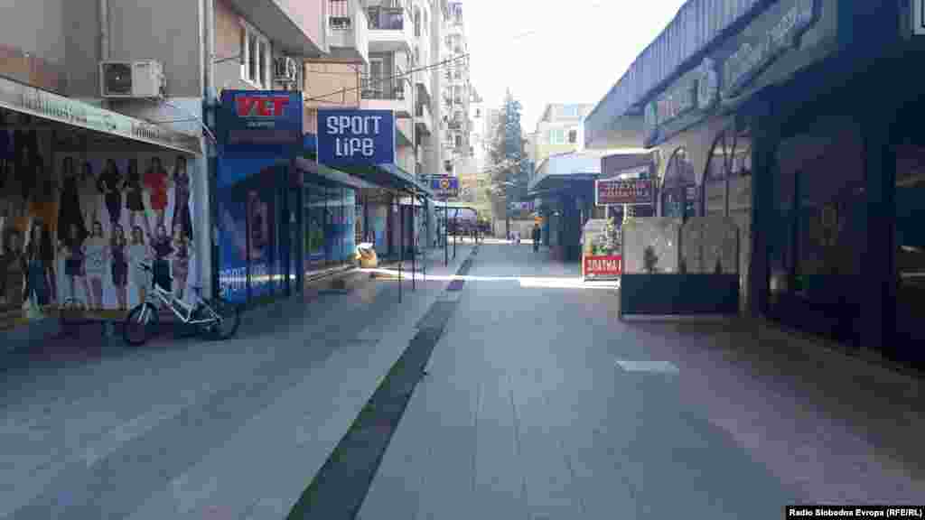 Zatvorene radnje u tržnom centru Leptokaria u Skoplju, 21. mart, 2020. 