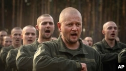 Смята се, че общият брой на войниците от Украйнаи Русия, които са били ранени или убити от февруари 2022 г. до днес, е над 1 милион души.