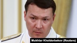 Самат Әбіш.