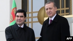 Türkmen lideri Gurbanguly Berdimuhamedow türk lideri Rejep Taýyp Erdogan bilen duşuşyk mahalynda, Ankara, 3-nji mart, 2015.