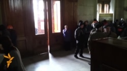 Харьковта Русия тарафлылар хөкүмәт биналарын басып алды