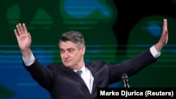 Predsjednik Republike Hrvatske je tokom intervju za HRT između ostalog rekao da se ‘bosanskohercegovački okvir može promijeniti bez volje konstitutivnih naroda te da je građanska država daleki, daleki san, i to je lijepa stvar, ali prvo sapun, onda parfem'.
