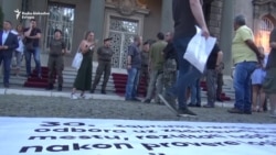 Predsedništvo Srbije okruženo zahtevima '1 od 5 miliona'