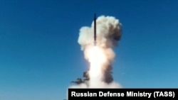 Станом на 3 лютого в Чорному морі перебувають два російські носії крилатих ракет «Калібр» із загальним залпом – 16 ракет