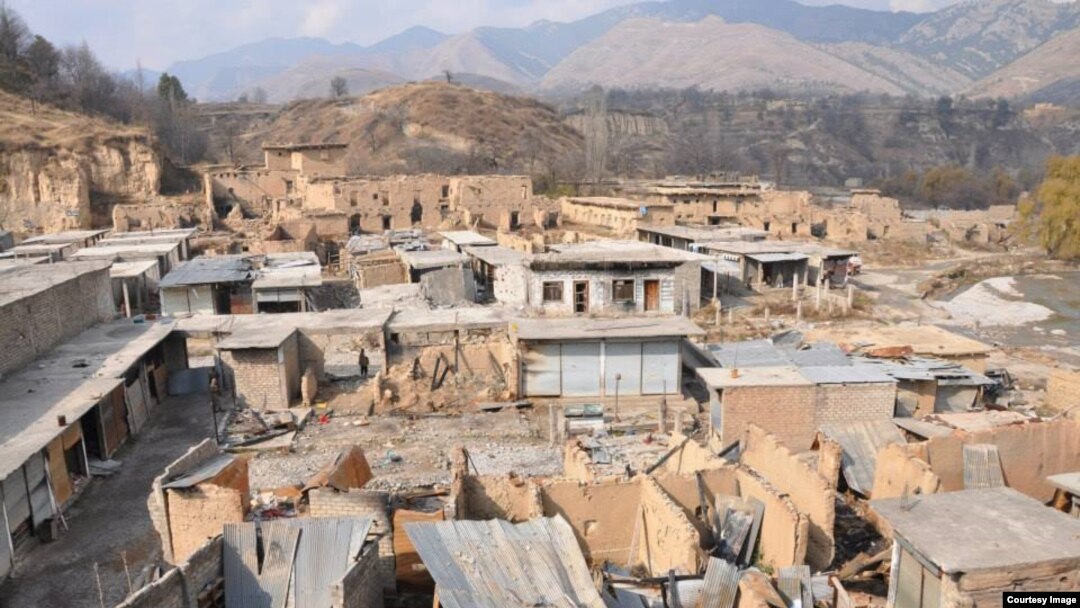 په تیرا او باړه کې شل زره کورونه او دوکانونه د وسله والو ډلو خپلمینځیو نښتو او پوځي عملیاتو کې ویجاړ شوي ول
