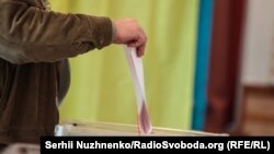 «Вибори не скасовуються, вибори заборонені в силу прямої дії Закону про воєнний стан», – роз'яснює голова Центральної виборчої комісії Тетяна Сліпачук
